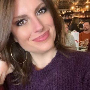 Meet your Posher, Alicia